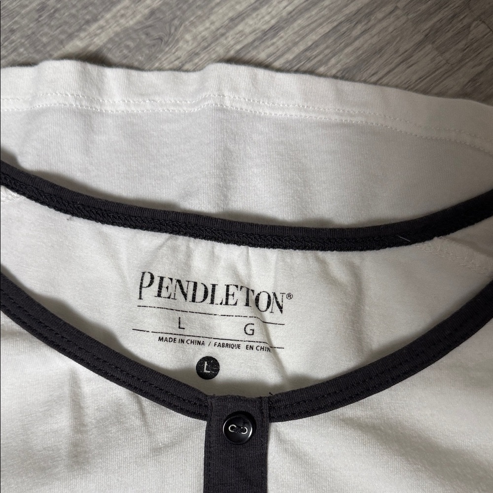 Pendleton Women's Basic White and Black Faux Button Down Shirt Size Large - Picture 2 of 5